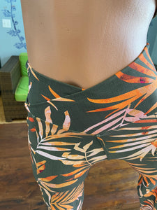 [Lilikoi Wear] Bottoms: NEW *2021* Capri Leggings with Pockets