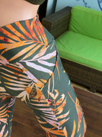 Load image into Gallery viewer, [Lilikoi Wear] Bottoms: NEW *2021* Capri Leggings with Pockets

